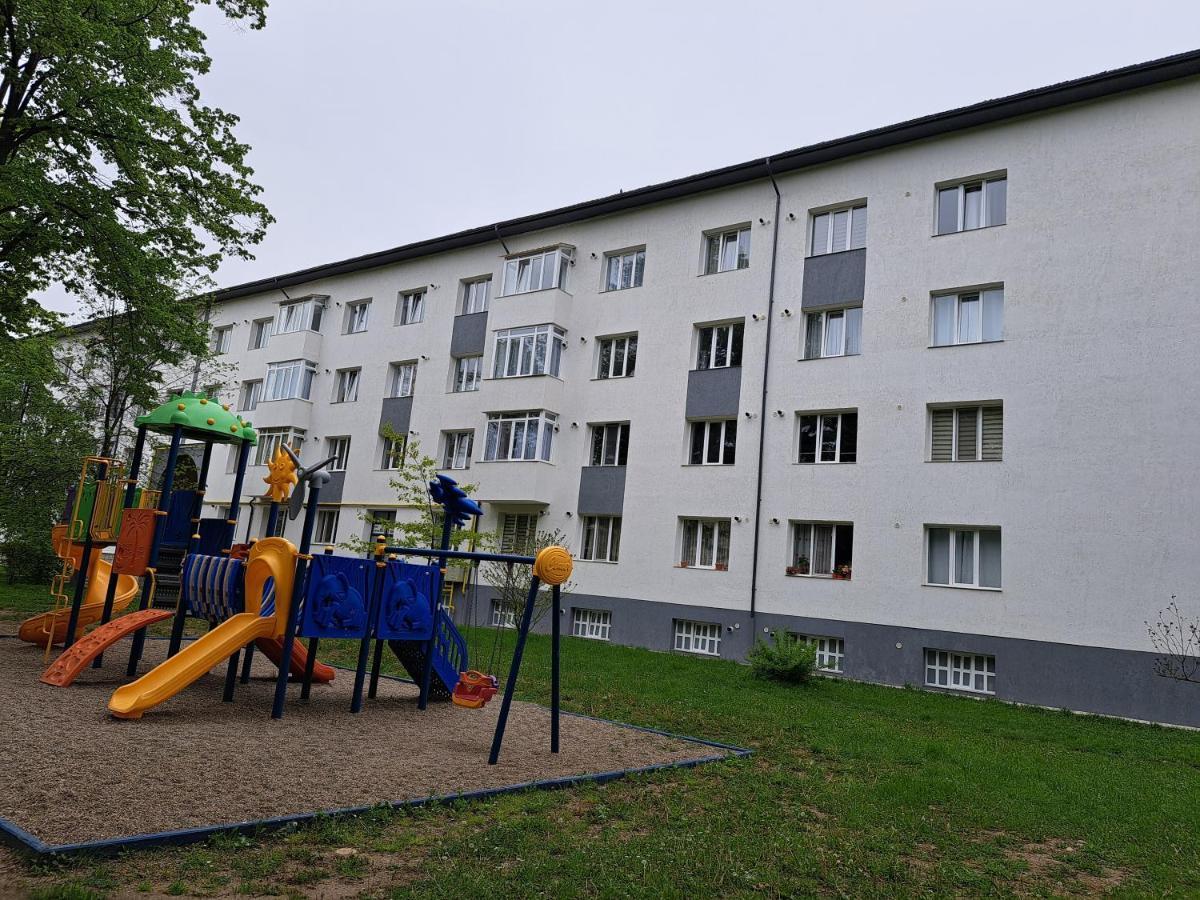 Gda Studio Onesti Exteriör bild